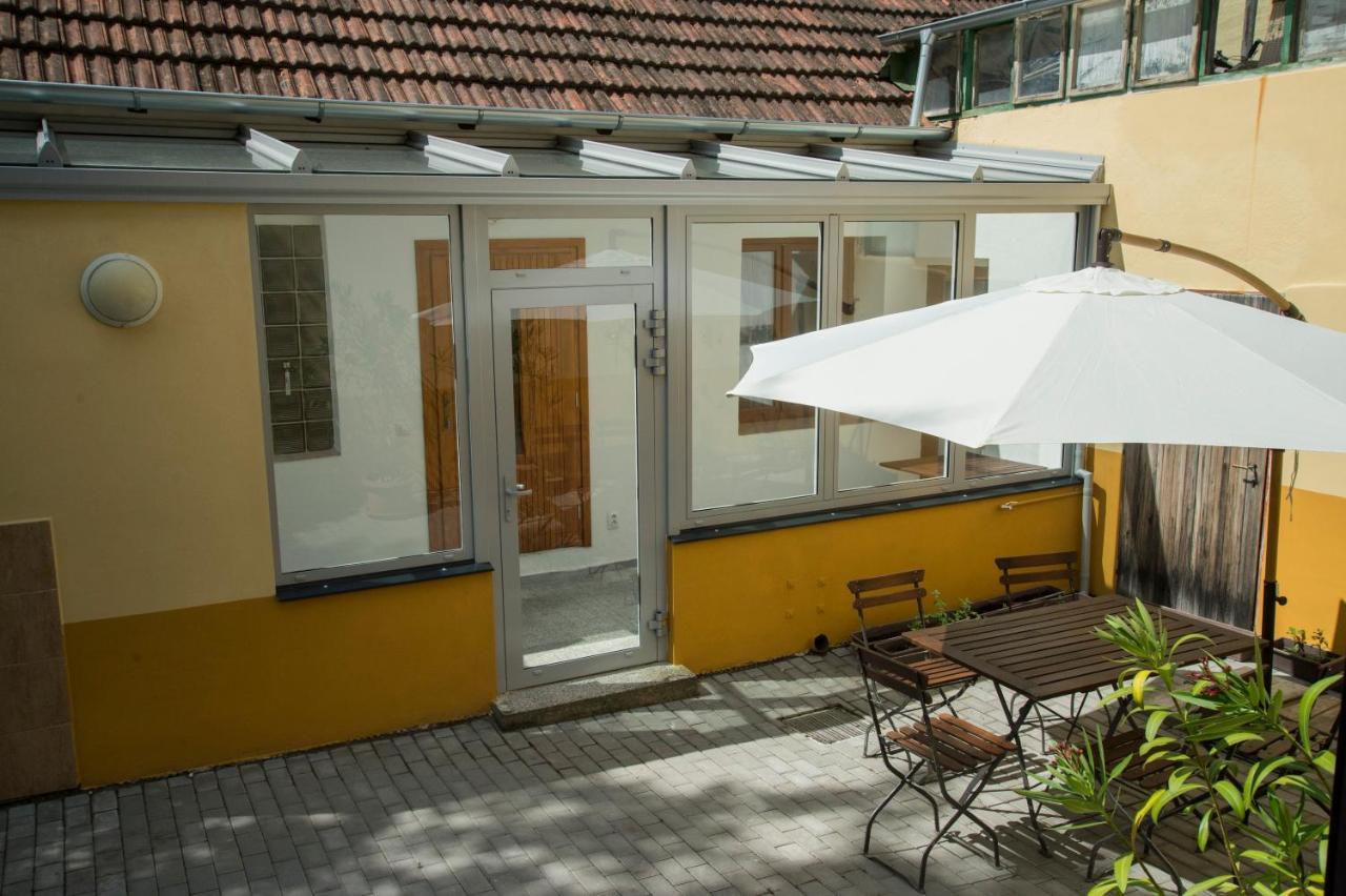 Ubytovani Domecek V Mikulove Apartment ภายนอก รูปภาพ