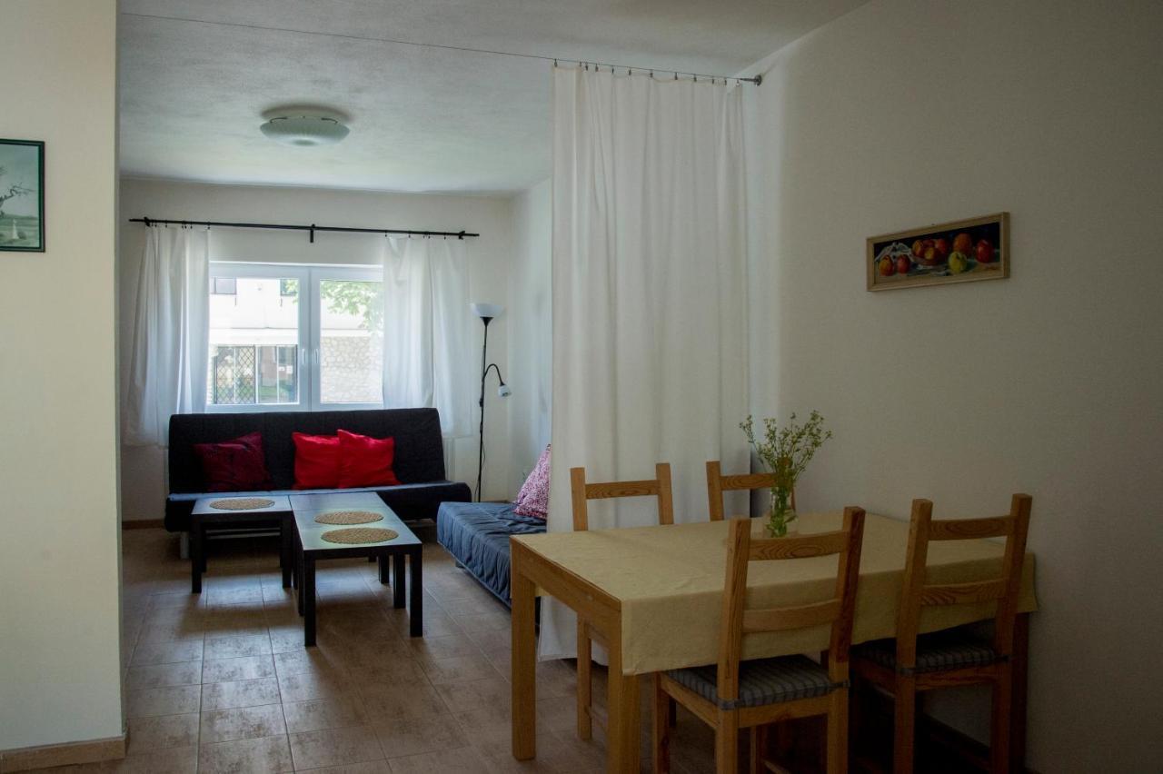 Ubytovani Domecek V Mikulove Apartment ภายนอก รูปภาพ